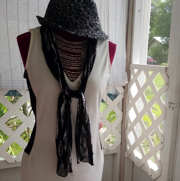 rhinestone neckline uniquely made cocktail dress - Picture 4 of 5